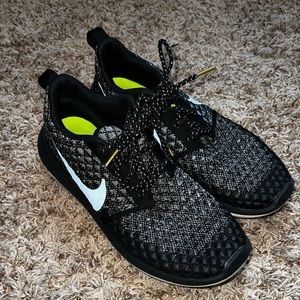 Nike Roshe Two Flyknit 365 'Wolf Grey' Sneakers